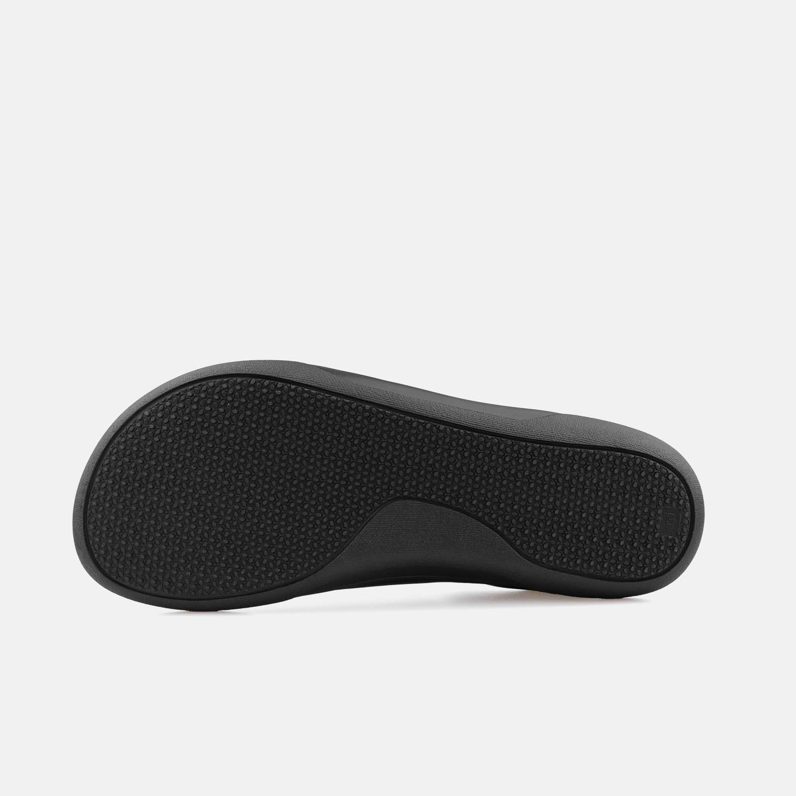 Barefoot Ady All Black