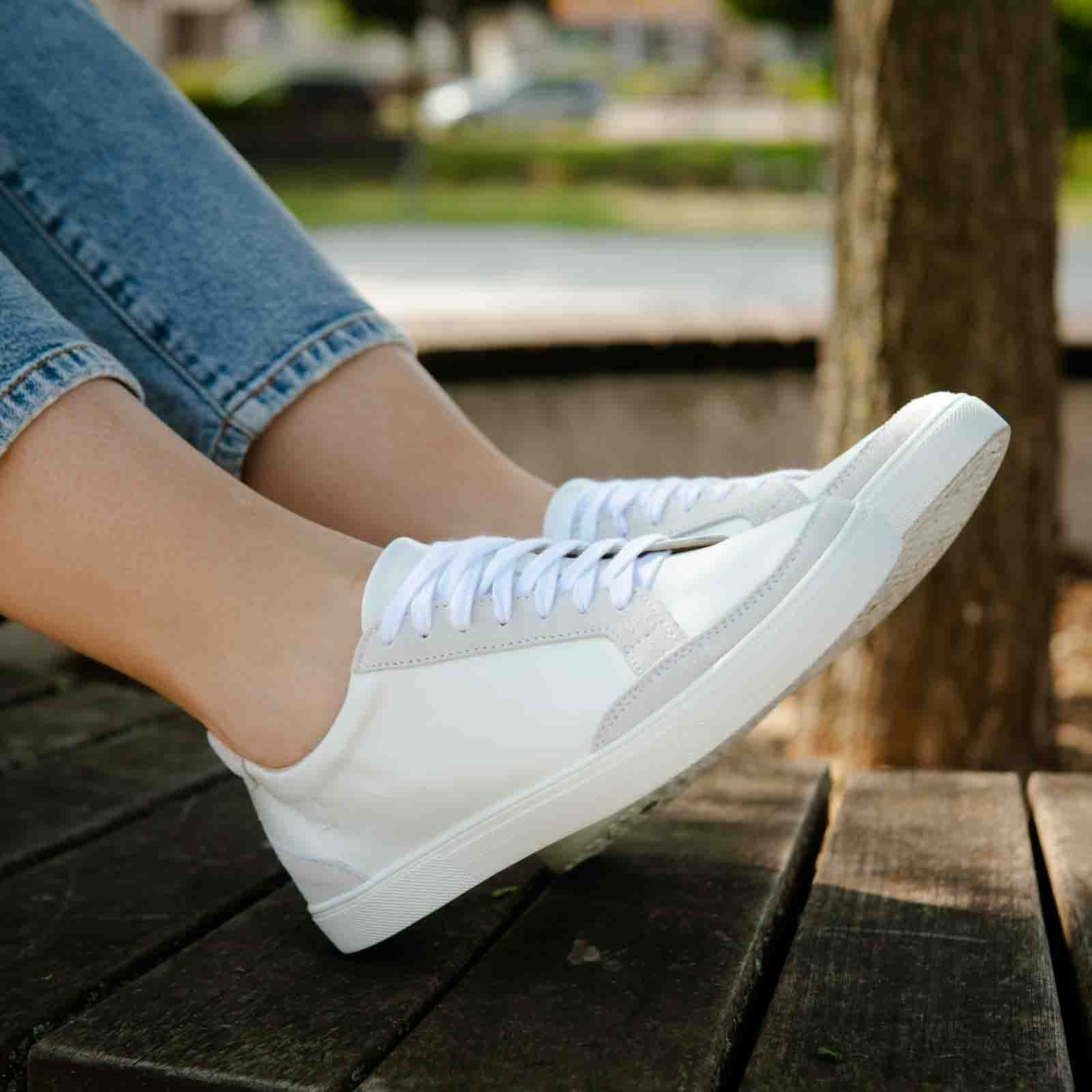 Viky White/Suede
