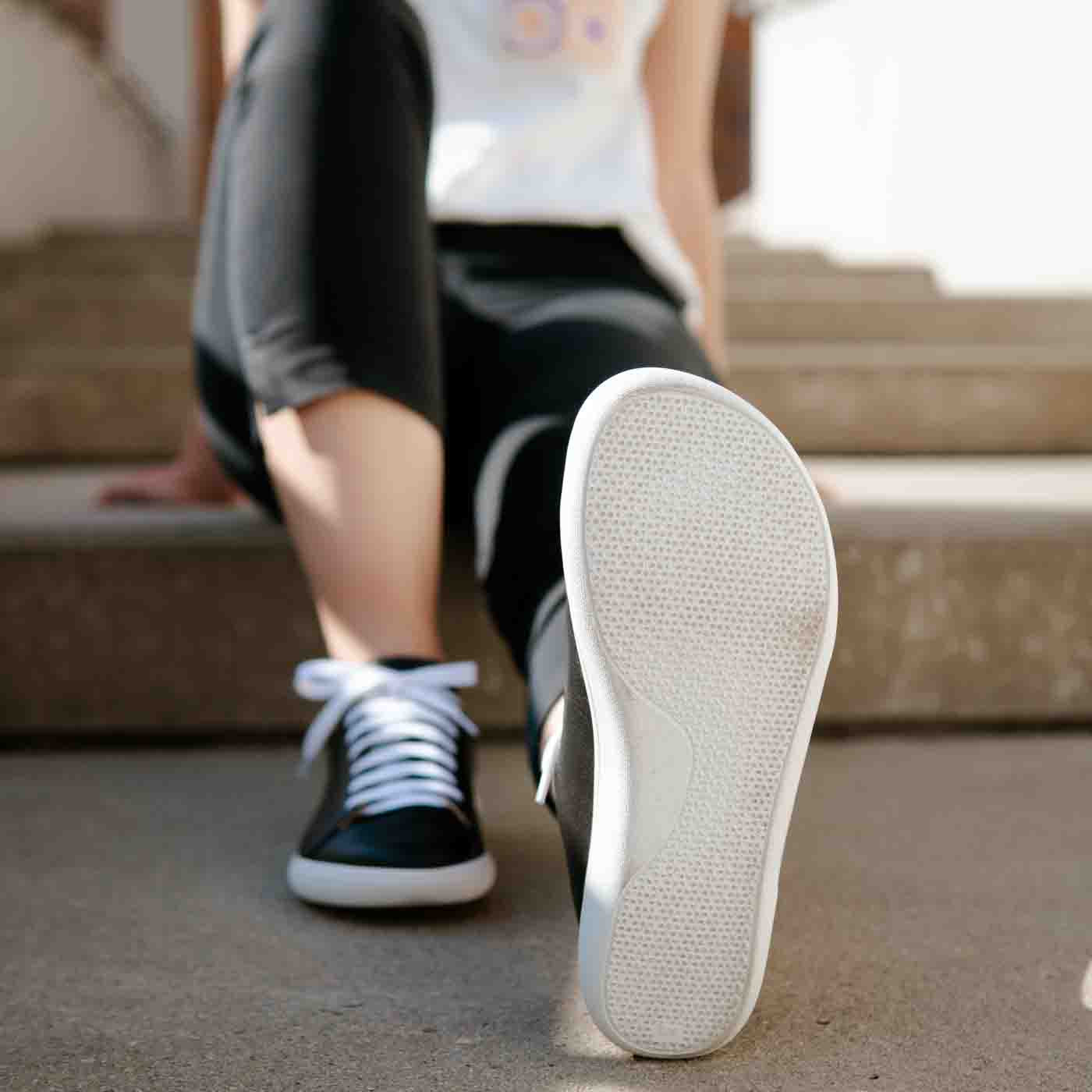 Barefoot Tommy Black