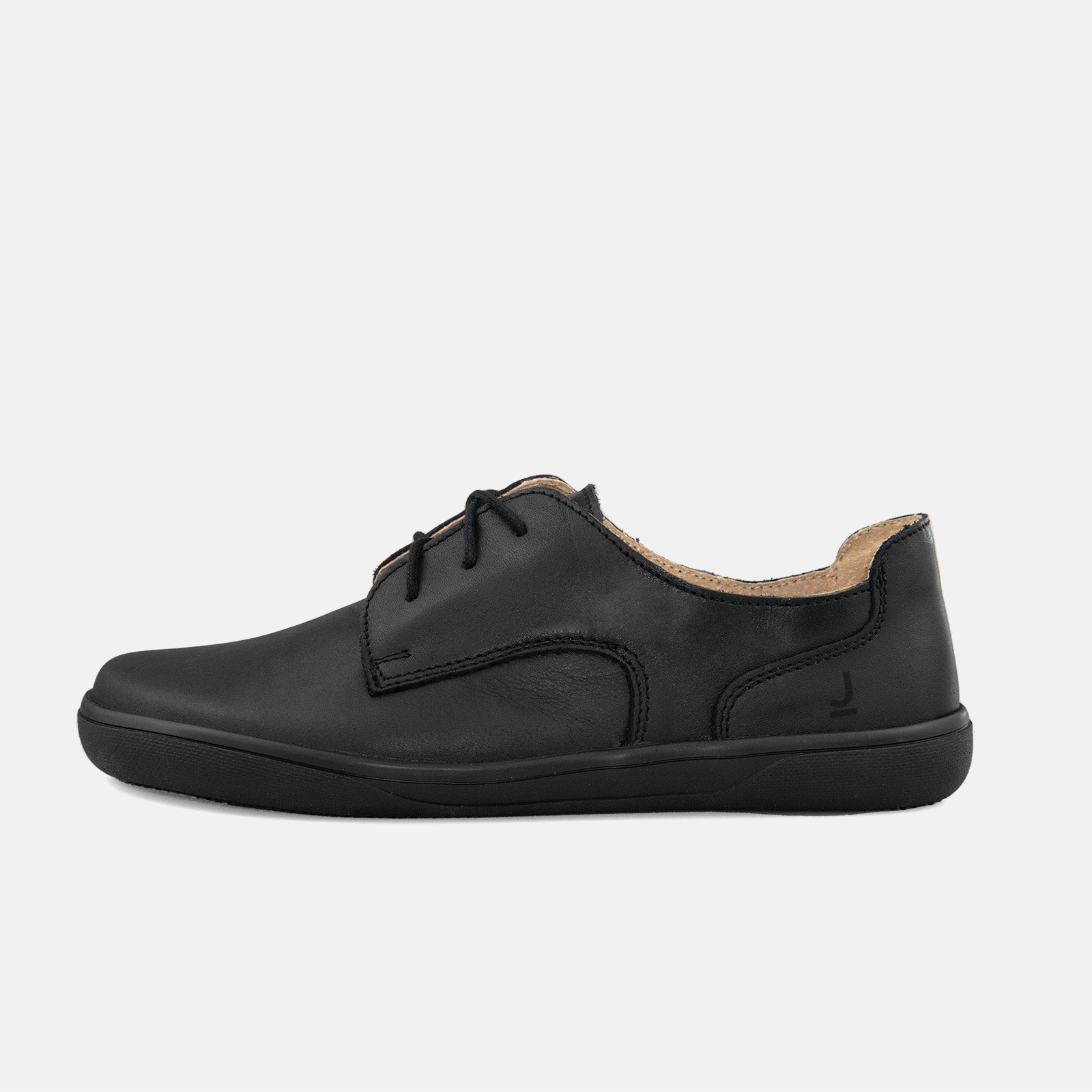 Barefoot Ady All Black